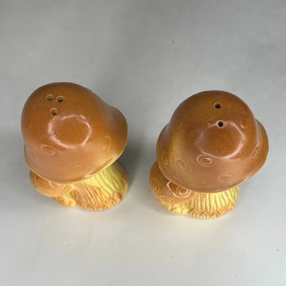 Vintage Ceramic Mushroom Salt & Pepper Shakers Made in Japan 5